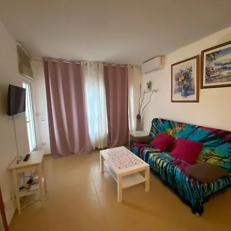 Romantico Piso De La Playa Fenals דירה יורט דה מאר