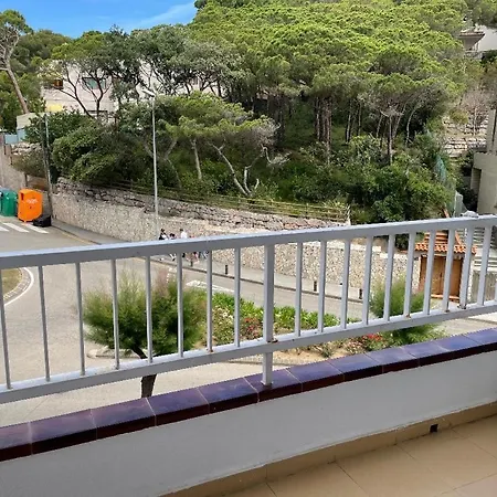 Romantico Piso De La Playa Fenals Apartmán